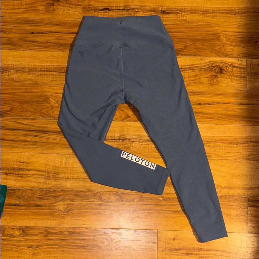 Peloton High Rise Oasis Blue Leggings 25" Size Medium - Picture 4 of 6
